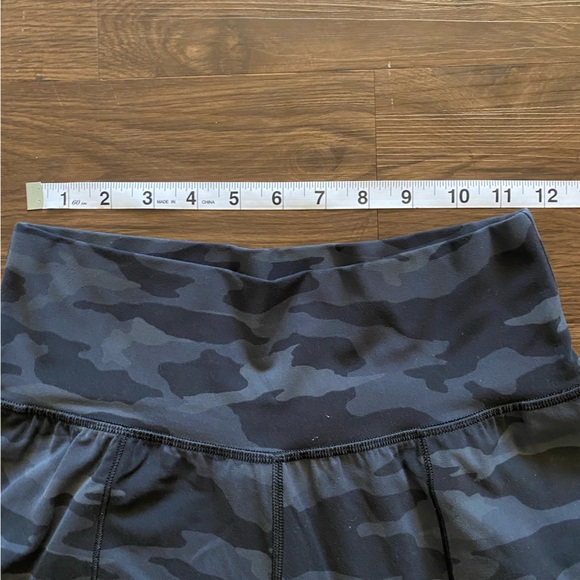 ATHLETA Salutation Camo Jogger Powervita Black Gray Women’s Size Small - Picture 9 of 10
